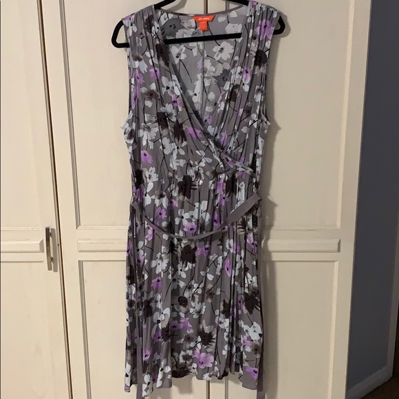 Joe Fresh Dresses & Skirts - Grey sleeveless floral dress in XL